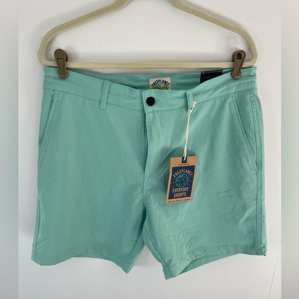 NEW-FREE PLANET - Men’s Flat Front Everyday Shorts size large